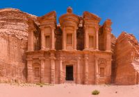 Featured image for Exploring the Wonders of Petra, Jordan with Expert Travel Agents
